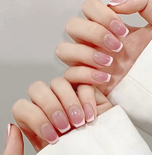 ミルキーピンク| 指先を美しく見せるフレンチデザイン|上品ナチュラルなうる艶ネイル